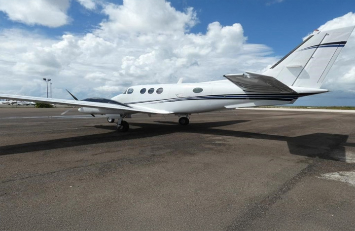 2000 King Air C90B
